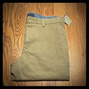 Banana Republic Aiden Chino Pants: Khaki 32x30